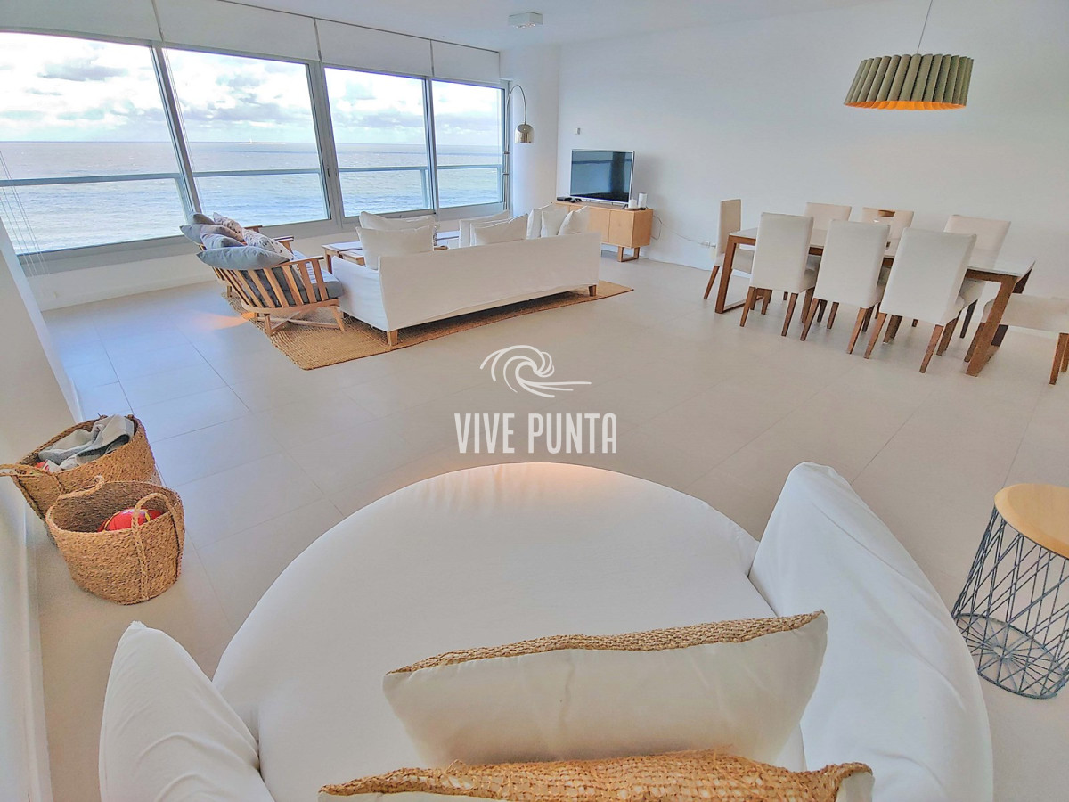 Apartamento ID.633 - Oportunidad! Esquinero de Le Parc, piso alto en venta! Punta del Este