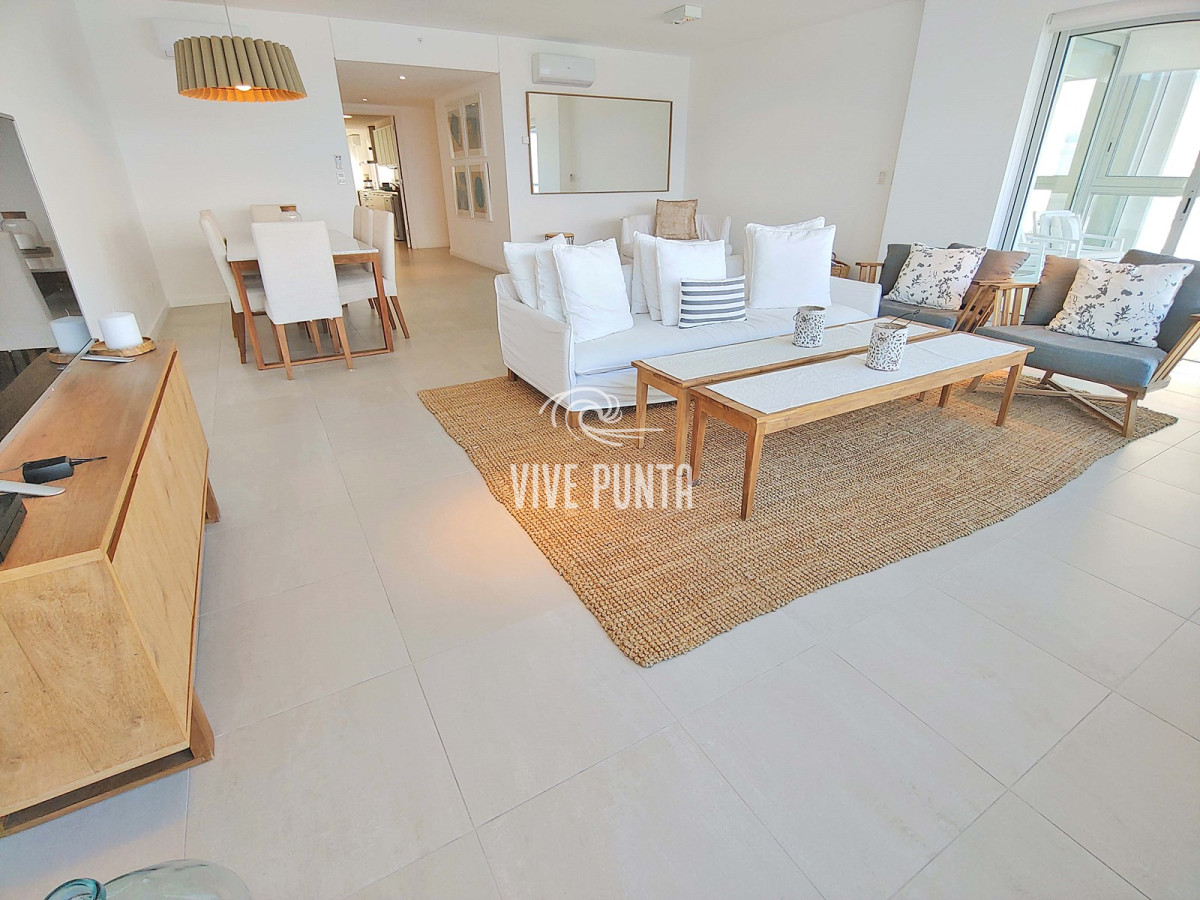 Apartamento ID.633 - Oportunidad! Esquinero de Le Parc, piso alto en venta! Punta del Este