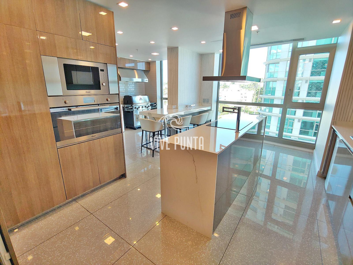 Apartamento ID.897 - Espectacular! Apartamento unificado en Fendi Chateau Punta del Este - VENTA