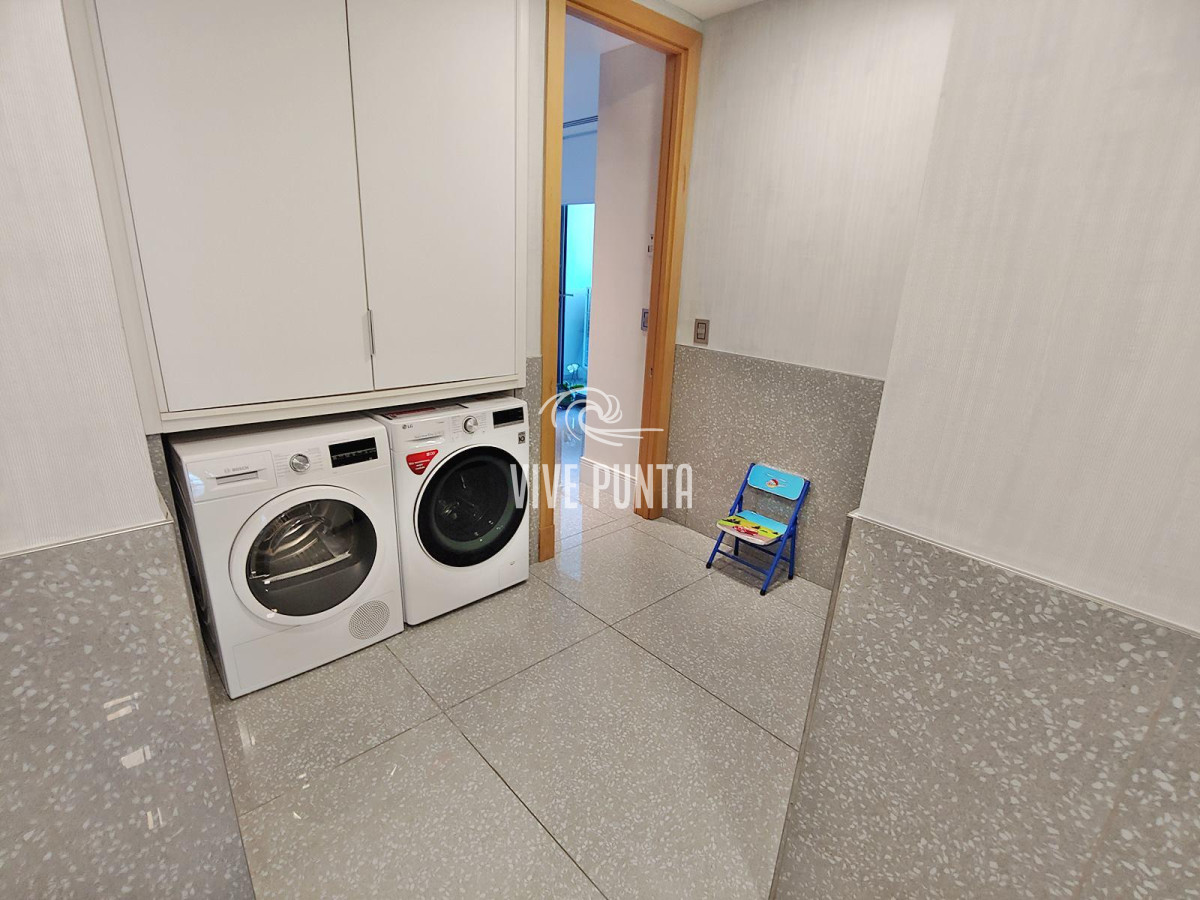 Apartamento ID.897 - Espectacular! Apartamento unificado en Fendi Chateau Punta del Este - VENTA