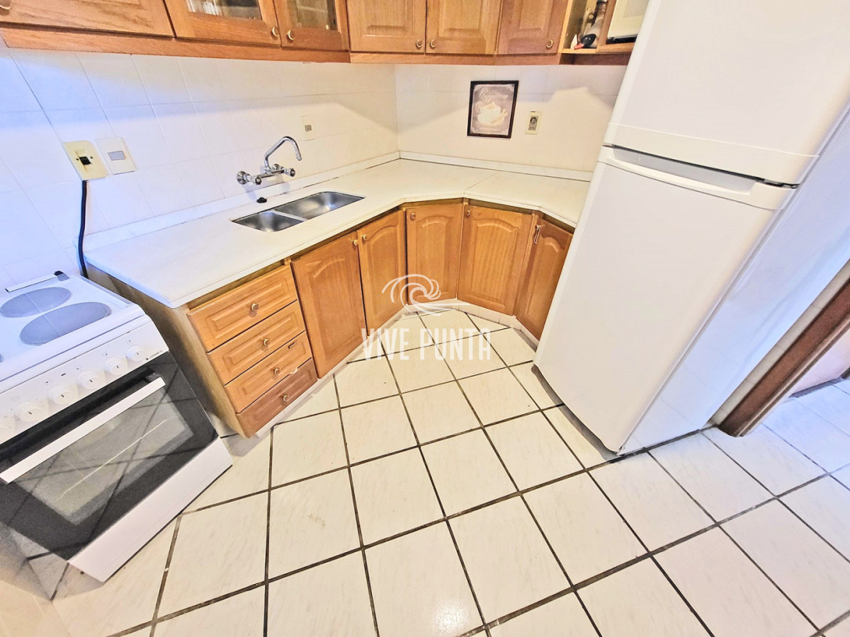 Apartamento ID.1128 - VENTA - Apartamento en Playa Mansa a pasos del Mar