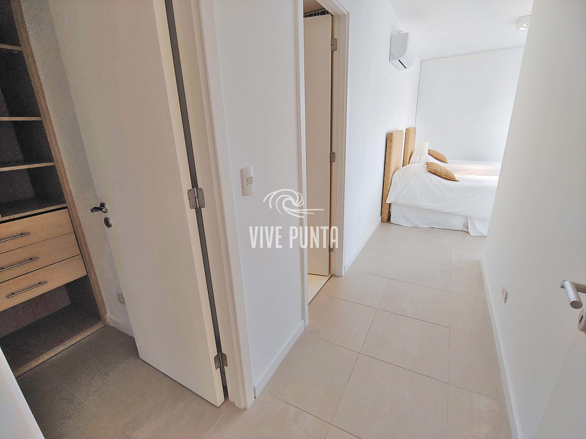 Apartamento ID.633 - Oportunidad! Esquinero de Le Parc, piso alto en venta! Punta del Este