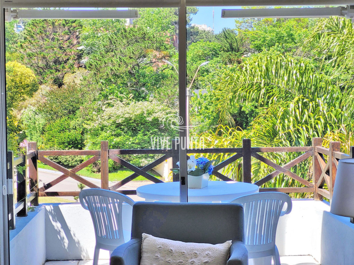 Apartamento ID.1128 - VENTA - Apartamento en Playa Mansa a pasos del Mar