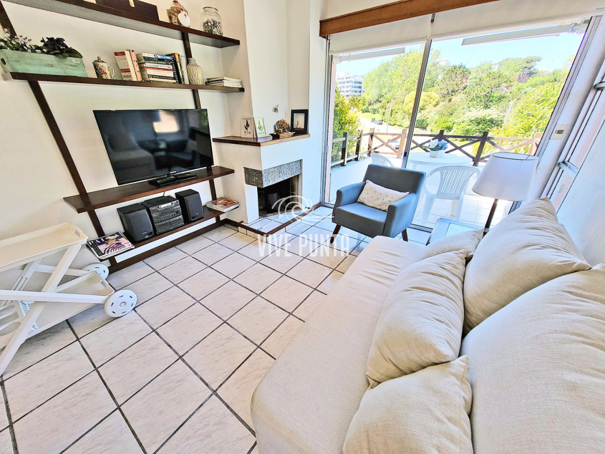 Apartamento ID.1128 - VENTA - Apartamento en Playa Mansa a pasos del Mar