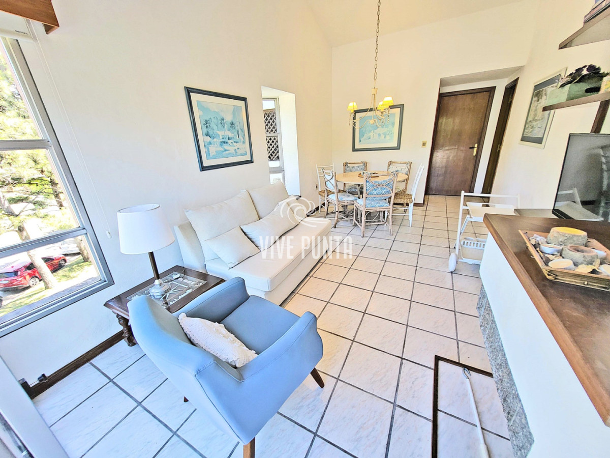 Apartamento ID.1128 - VENTA - Apartamento en Playa Mansa a pasos del Mar