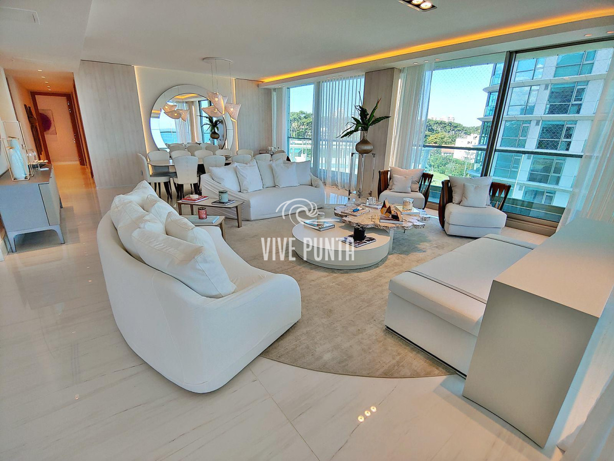 Apartamento ID.897 - Espectacular! Apartamento unificado en Fendi Chateau Punta del Este - VENTA