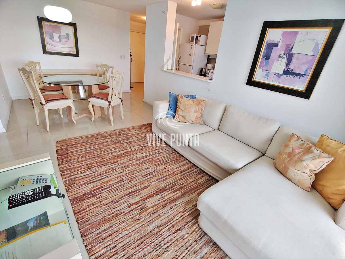 Apartamento ID.719 - Venta - Apartamento de 2 dormitorios en Torre de Categoría