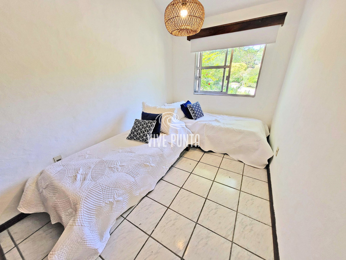 Apartamento ID.1128 - VENTA - Apartamento en Playa Mansa a pasos del Mar