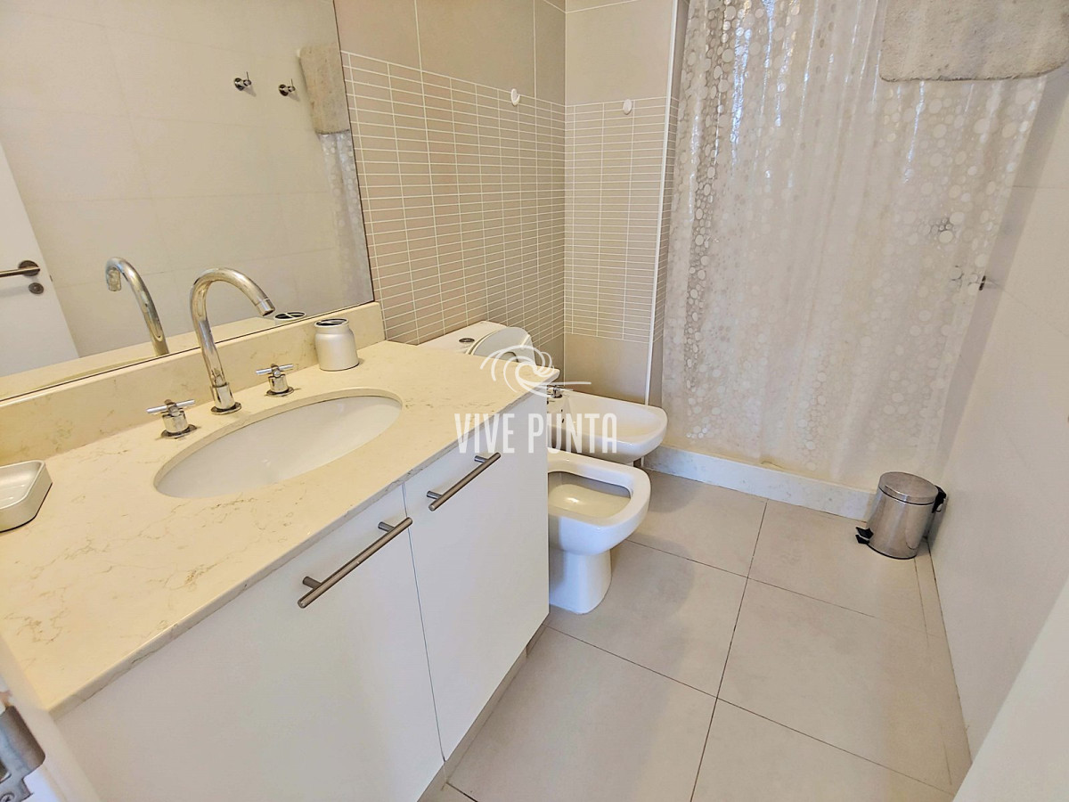 Apartamento ID.719 - Venta - Apartamento de 2 dormitorios en Torre de Categoría