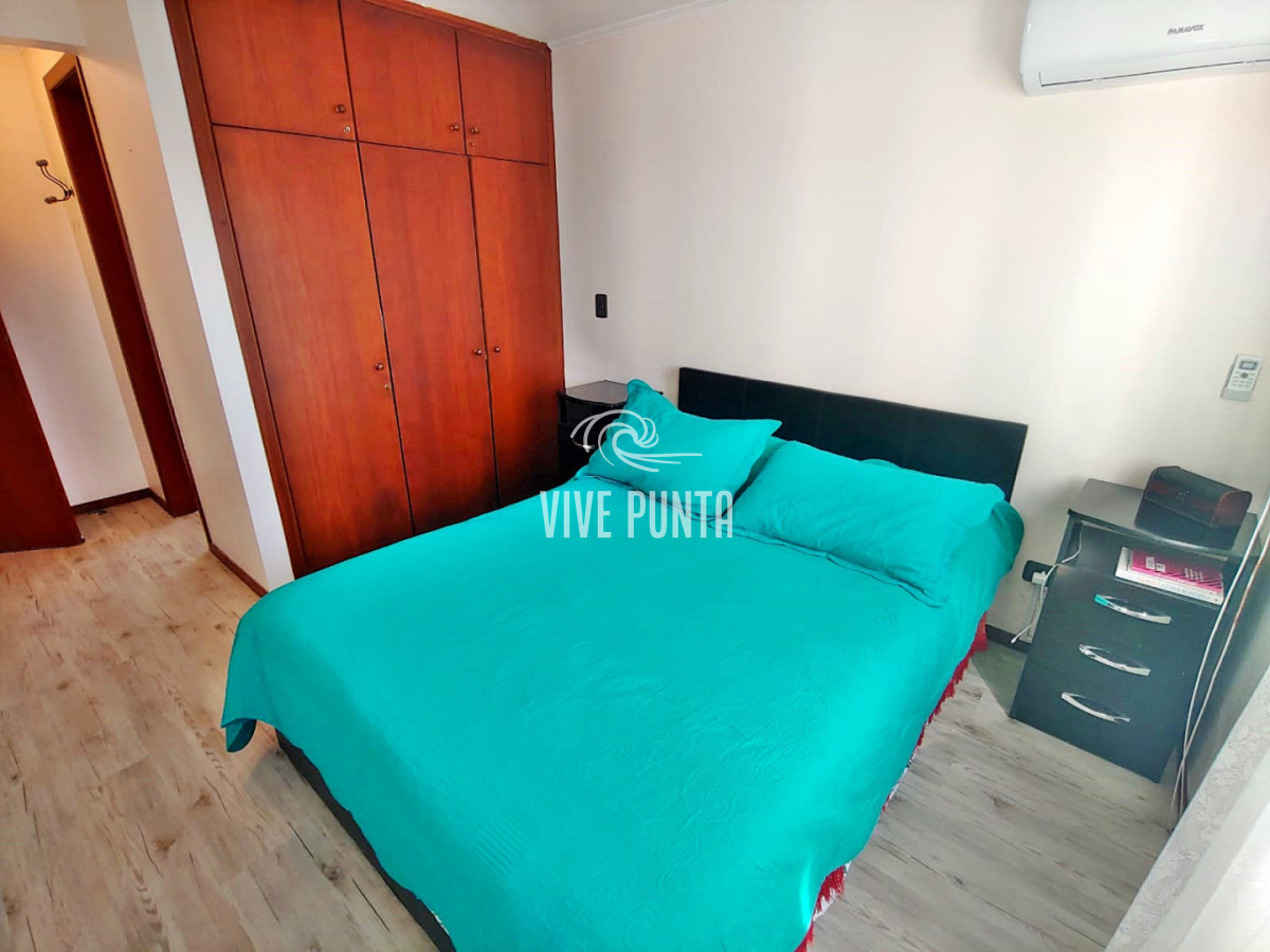 Apartamento ID.554 - Alquiler Punta del Este - Espectacular Pent House duplex con gran barbacoa cerrada a pasos de la Mansa