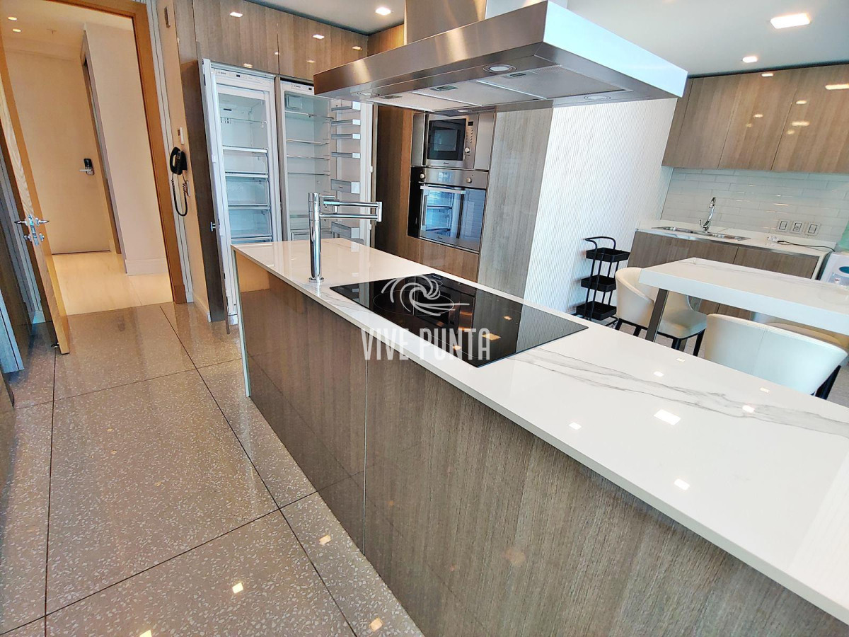 Apartamento ID.897 - Espectacular! Apartamento unificado en Fendi Chateau Punta del Este - VENTA