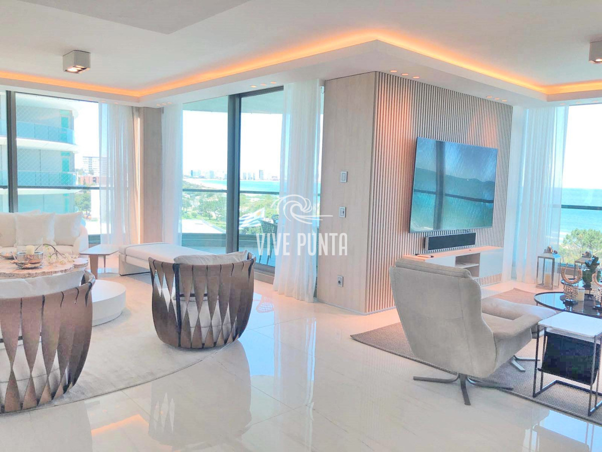 Apartamento ID.897 - Espectacular! Apartamento unificado en Fendi Chateau Punta del Este - VENTA