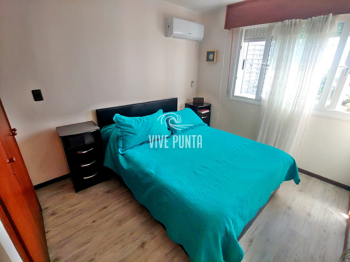 Apartamento ID.554 - Alquiler Punta del Este - Espectacular Pent House duplex con gran barbacoa cerrada a pasos de la Mansa