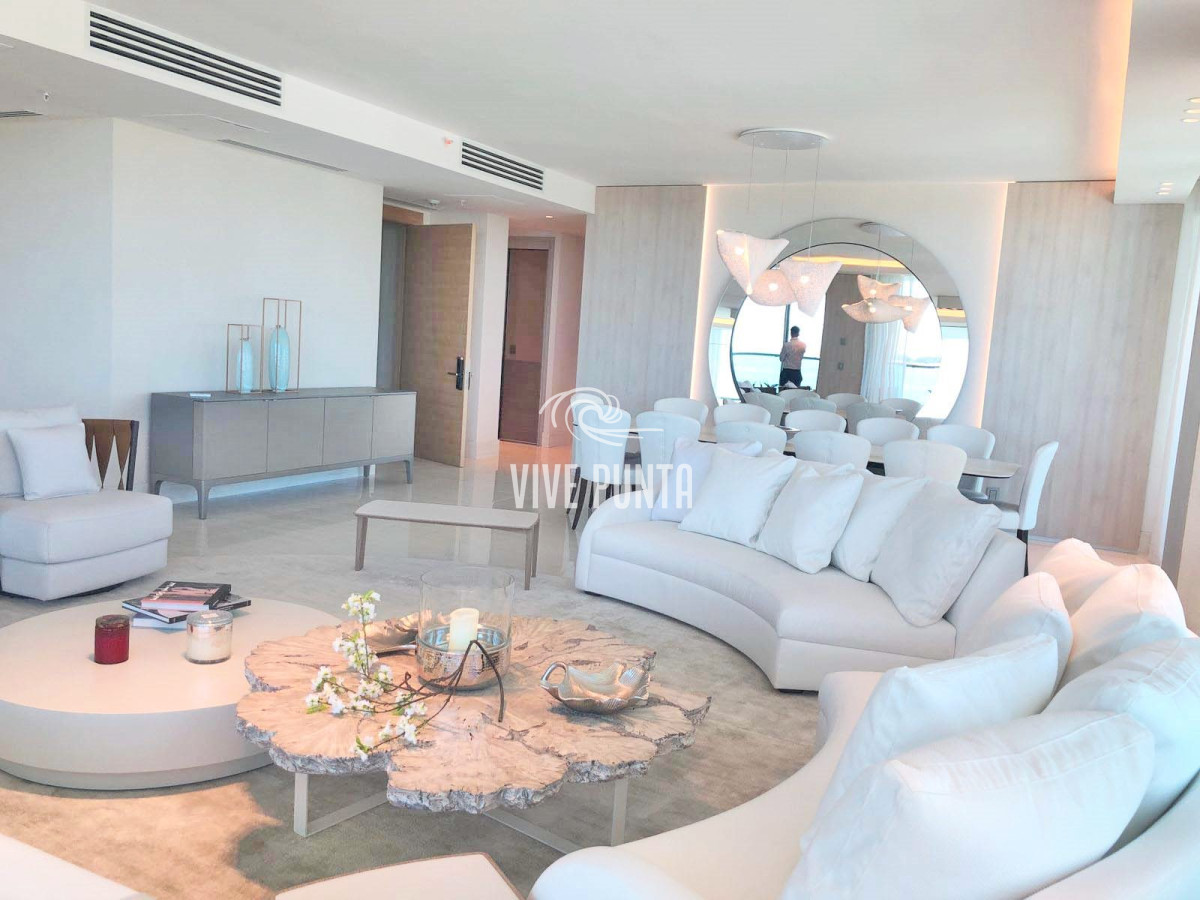 Apartamento ID.897 - Espectacular! Apartamento unificado en Fendi Chateau Punta del Este - VENTA