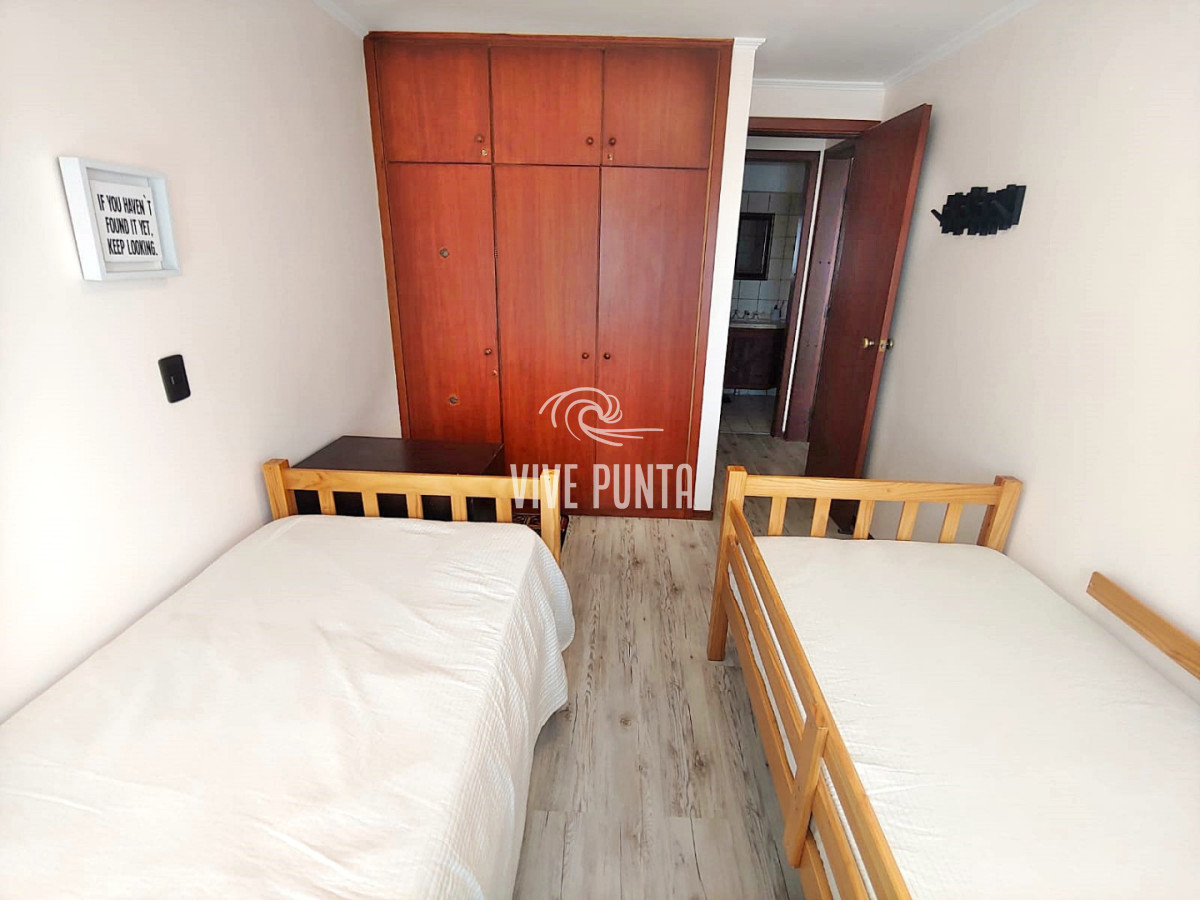 Apartamento ID.554 - Alquiler Punta del Este - Espectacular Pent House duplex con gran barbacoa cerrada a pasos de la Mansa