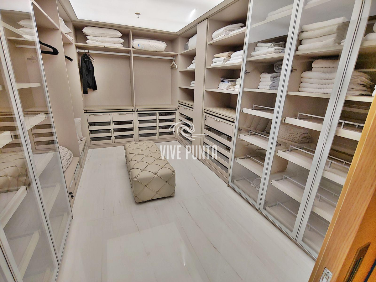 Apartamento ID.897 - Espectacular! Apartamento unificado en Fendi Chateau Punta del Este - VENTA