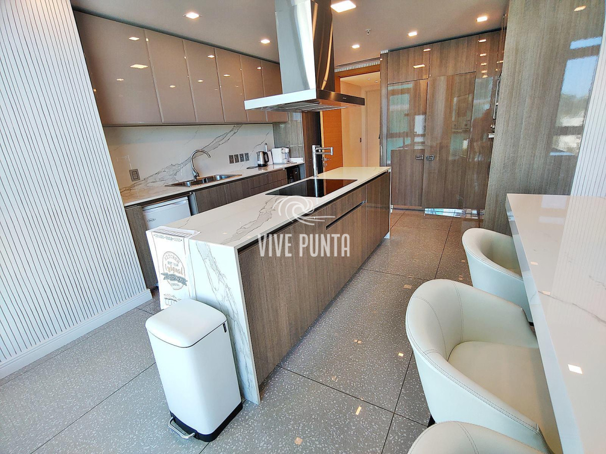 Apartamento ID.897 - Espectacular! Apartamento unificado en Fendi Chateau Punta del Este - VENTA