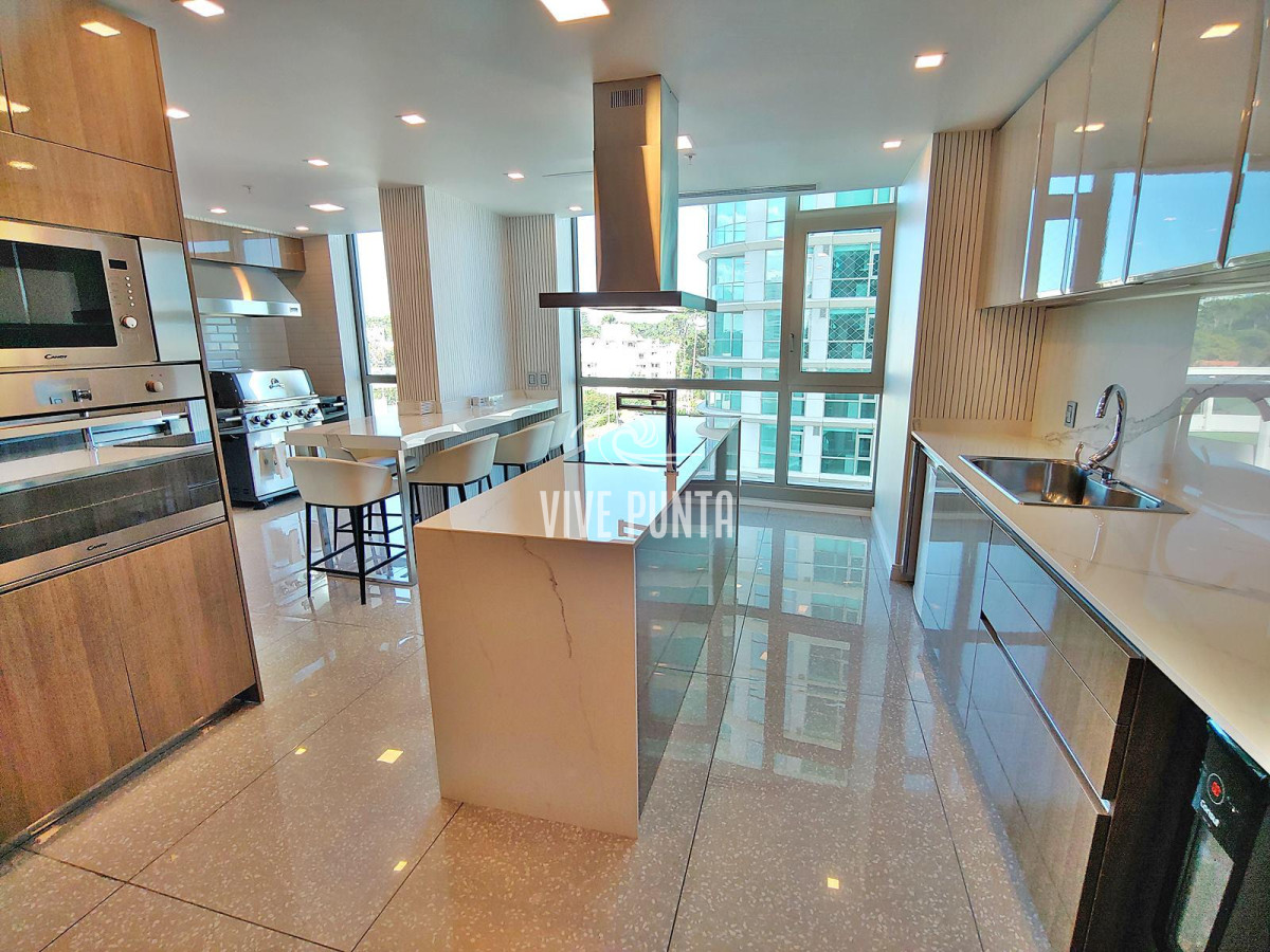 Apartamento ID.897 - Espectacular! Apartamento unificado en Fendi Chateau Punta del Este - VENTA