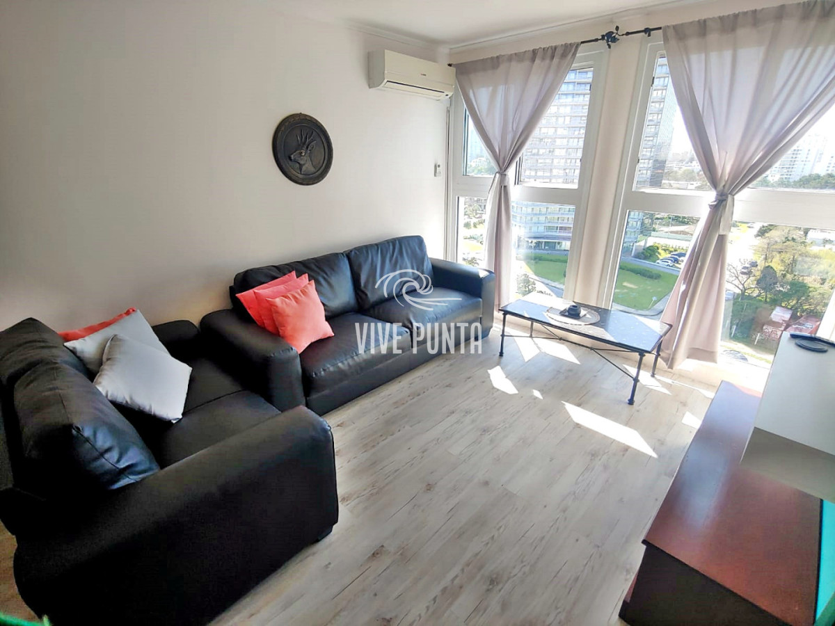 Apartamento ID.554 - Alquiler Punta del Este - Espectacular Pent House duplex con gran barbacoa cerrada a pasos de la Mansa