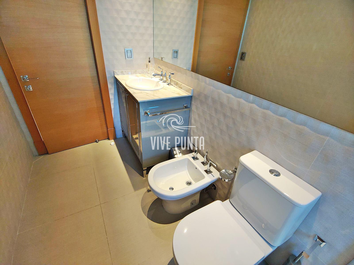 Apartamento ID.897 - Espectacular! Apartamento unificado en Fendi Chateau Punta del Este - VENTA