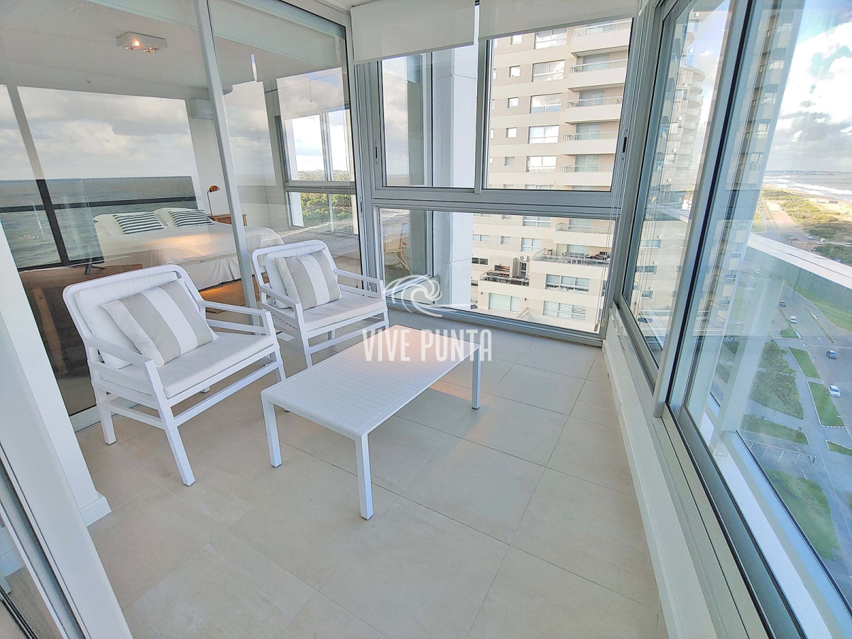Apartamento ID.633 - Oportunidad! Esquinero de Le Parc, piso alto en venta! Punta del Este