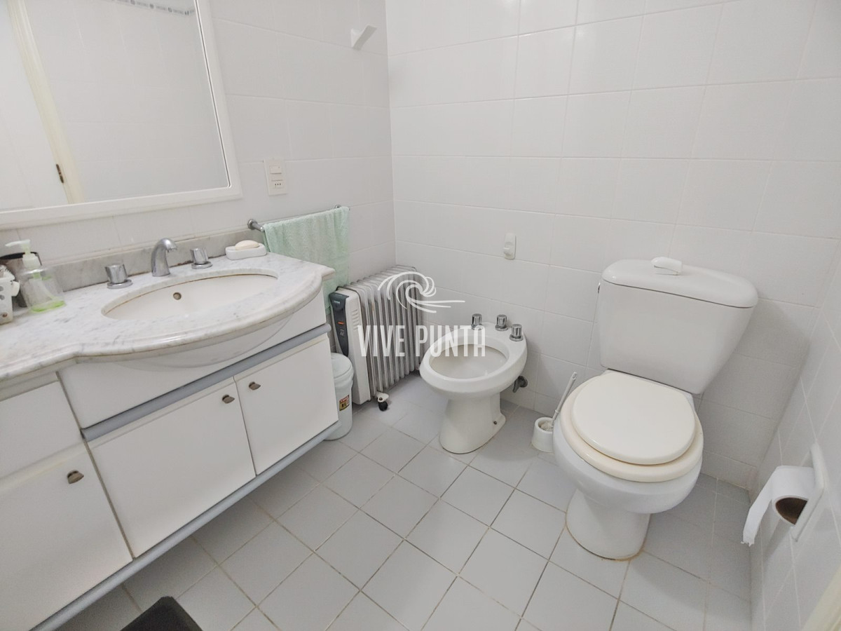 Apartamento ID.717 - Apartmento en venta - 1 dormitorio y medio - Playa Mansa
