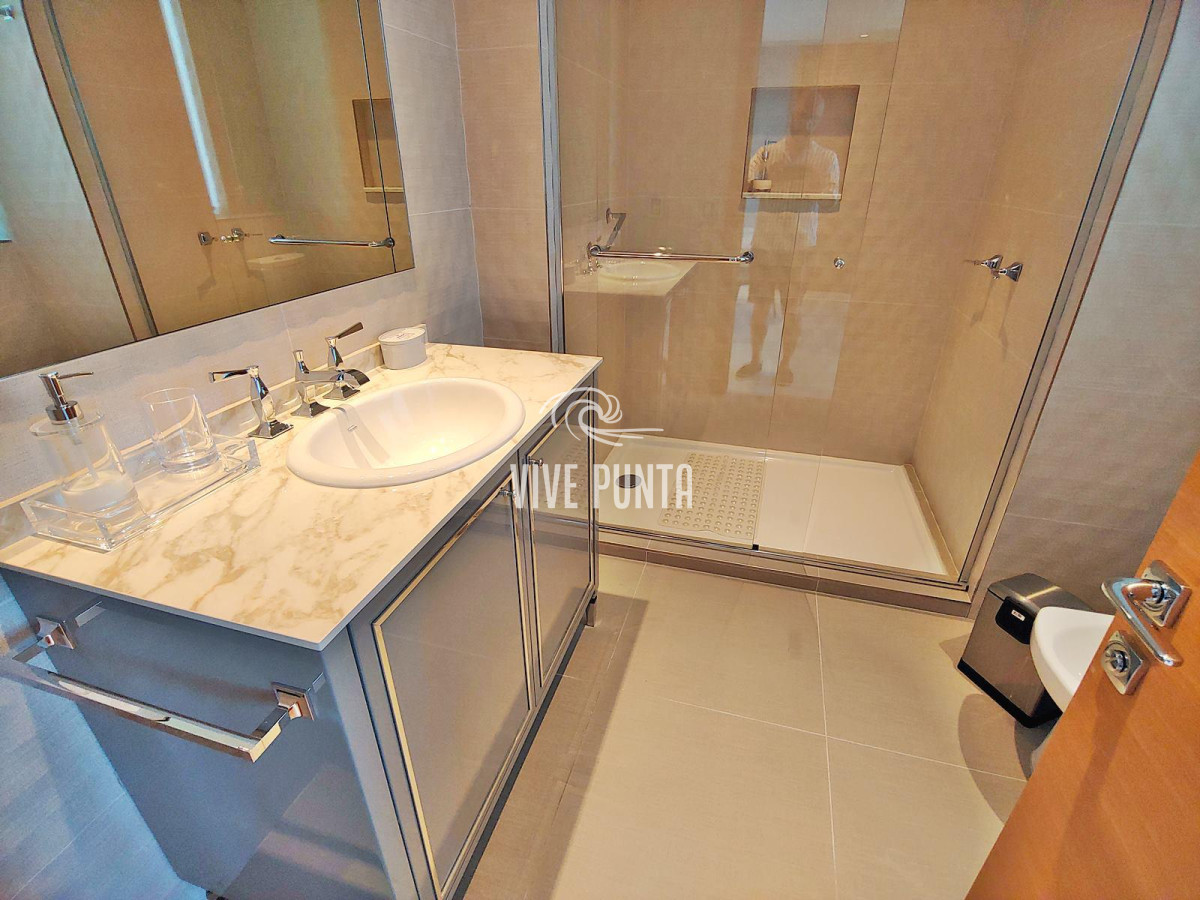 Apartamento ID.897 - Espectacular! Apartamento unificado en Fendi Chateau Punta del Este - VENTA