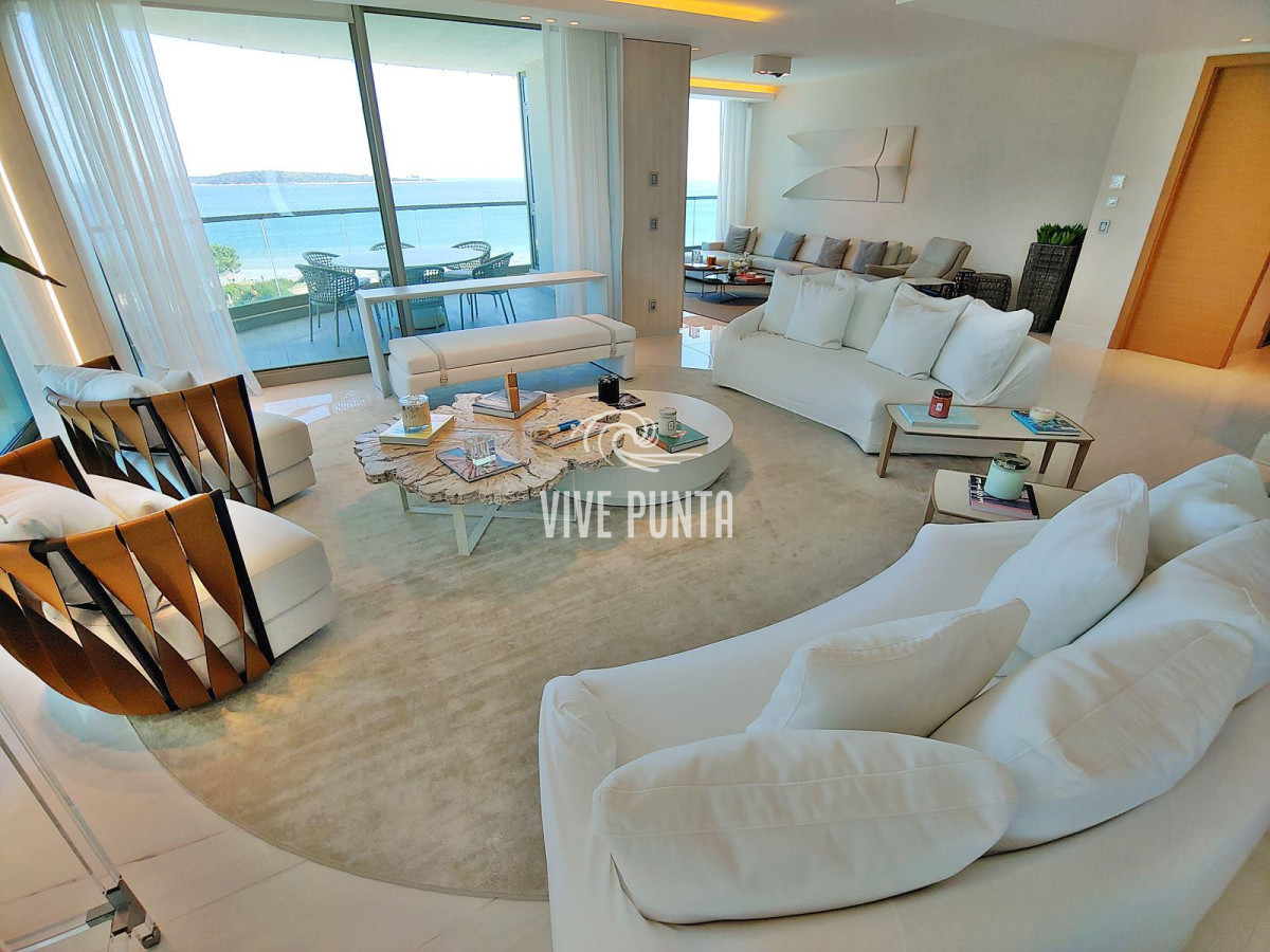 Apartamento ID.897 - Espectacular! Apartamento unificado en Fendi Chateau Punta del Este - VENTA