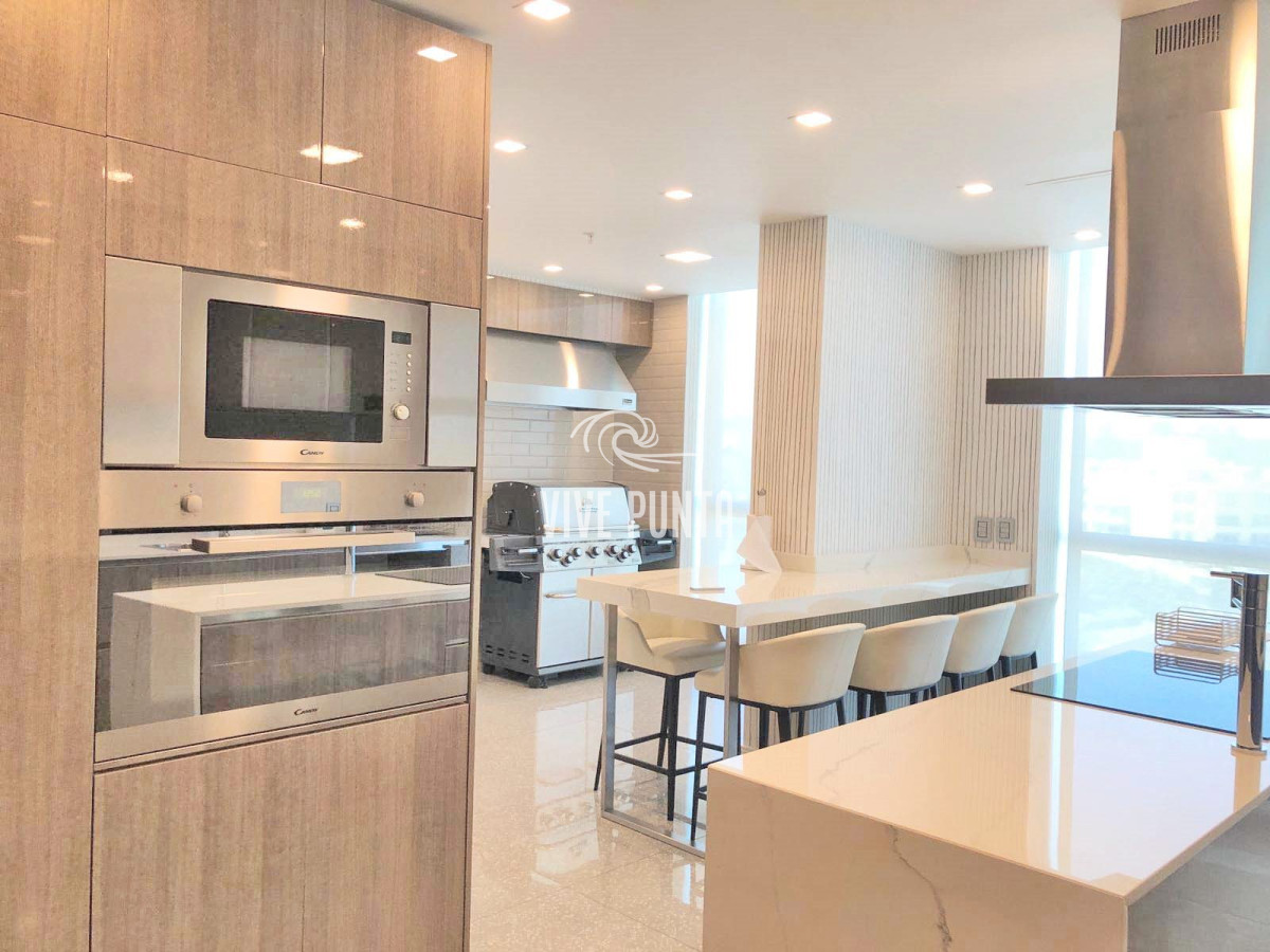 Apartamento ID.897 - Espectacular! Apartamento unificado en Fendi Chateau Punta del Este - VENTA