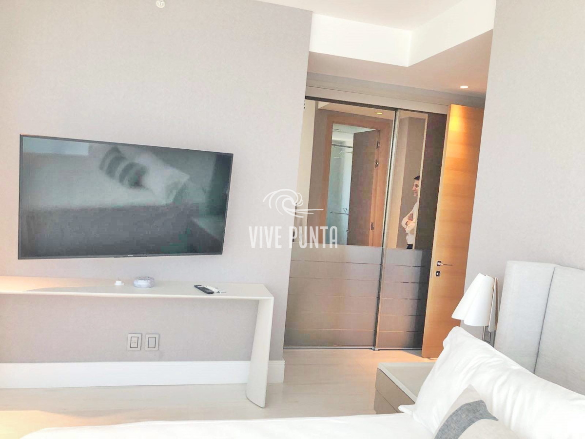 Apartamento ID.897 - Espectacular! Apartamento unificado en Fendi Chateau Punta del Este - VENTA