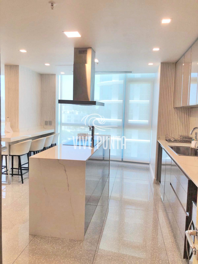 Apartamento ID.897 - Espectacular! Apartamento unificado en Fendi Chateau Punta del Este - VENTA