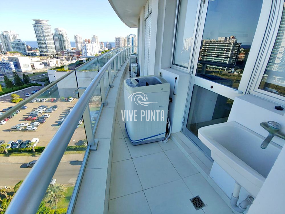 Apartamento ID.95 - Esquinero de 3 suites + dependencia en Playa Mansa