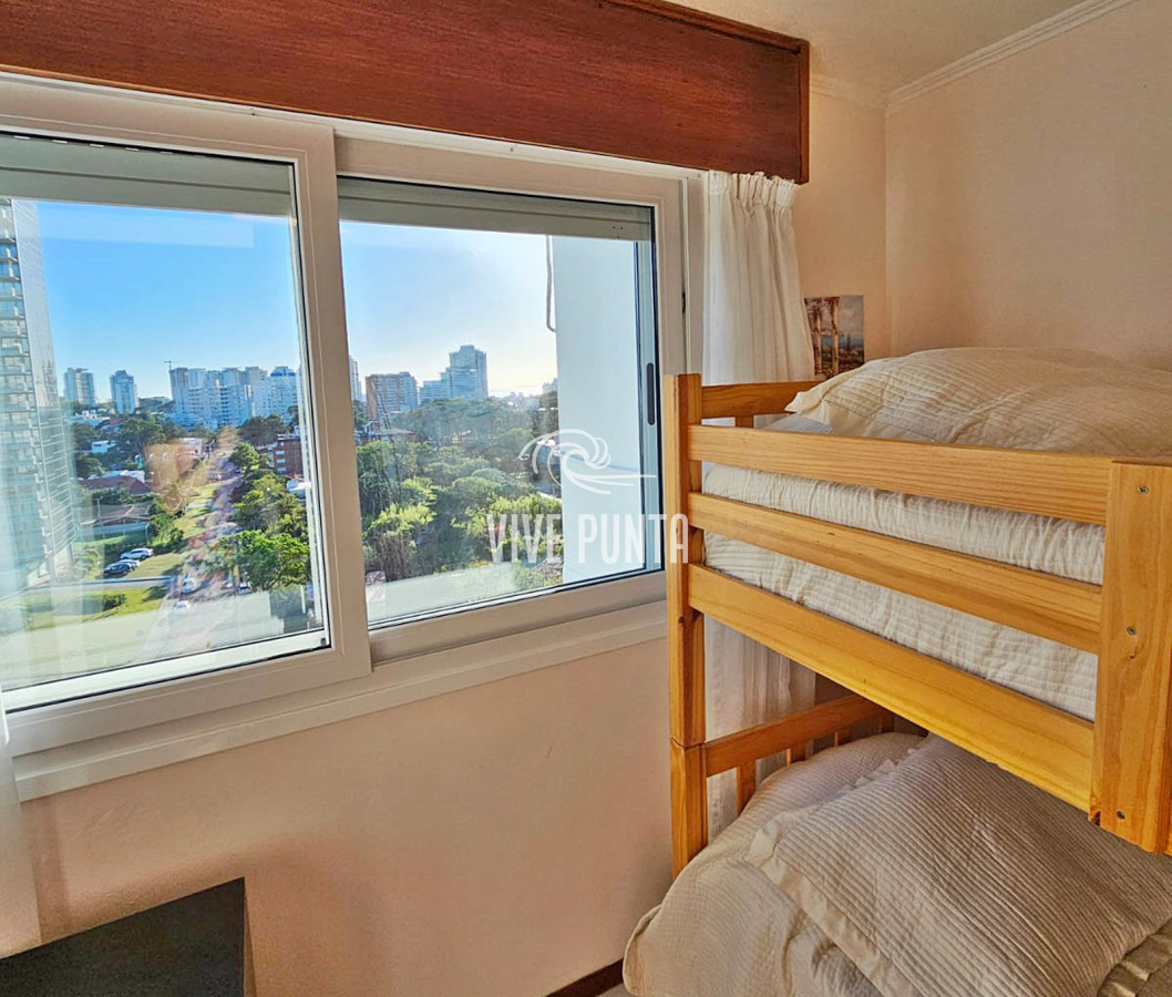 Apartamento ID.554 - Alquiler Punta del Este - Espectacular Pent House duplex con gran barbacoa cerrada a pasos de la Mansa