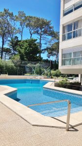 Venta - Torre clásica de Punta del Este - 2 dormitorios - Reciclado