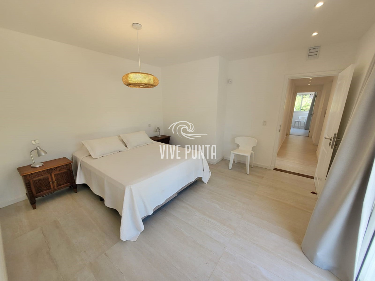 Casa ID.1193 - Muy buena ubicacion en el corazon de La Barra!