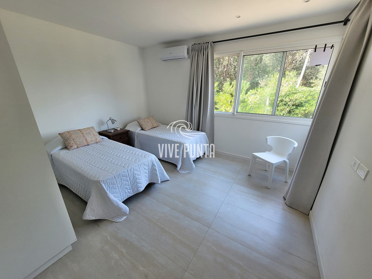 Casa ID.1193 - Muy buena ubicacion en el corazon de La Barra!