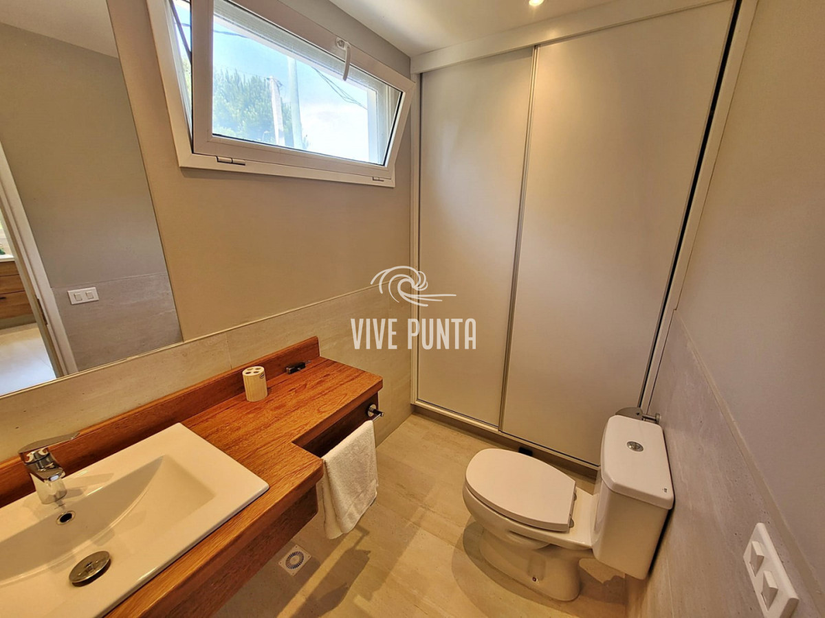 Casa ID.1193 - Muy buena ubicacion en el corazon de La Barra!