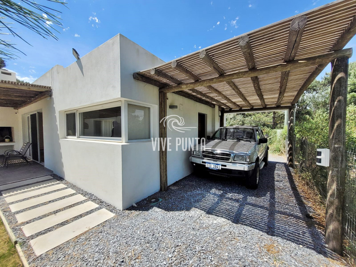 Casa ID.1193 - Muy buena ubicacion en el corazon de La Barra!