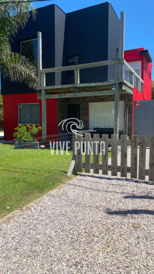 Casa ID.1153 - Muy buena opcion en La Barra!