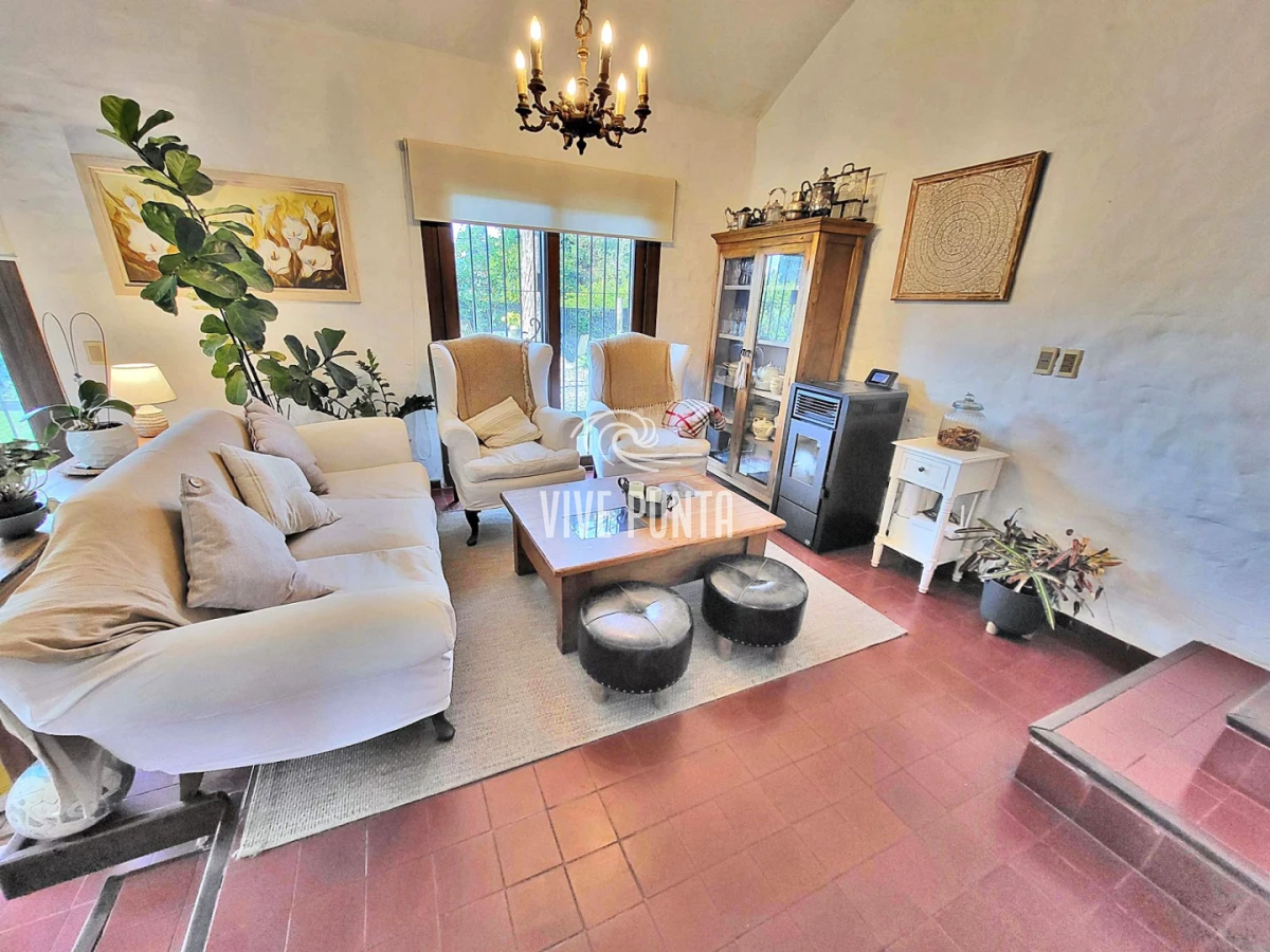 Casa ID.1045 - Espectacular casa en Pinares para vivirla todo el año!