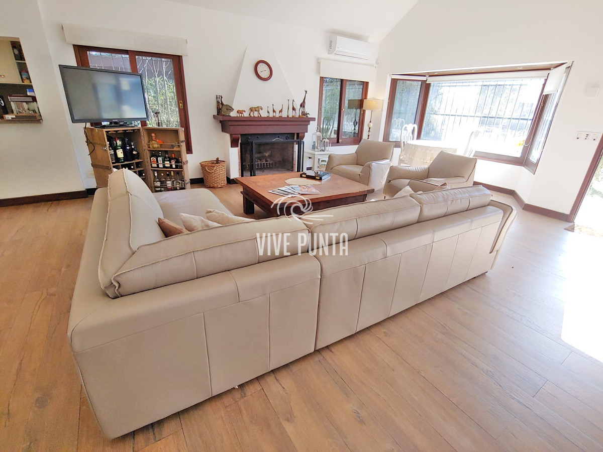 Casa ID.21 - Hermosa residencia en Rincon del Indio