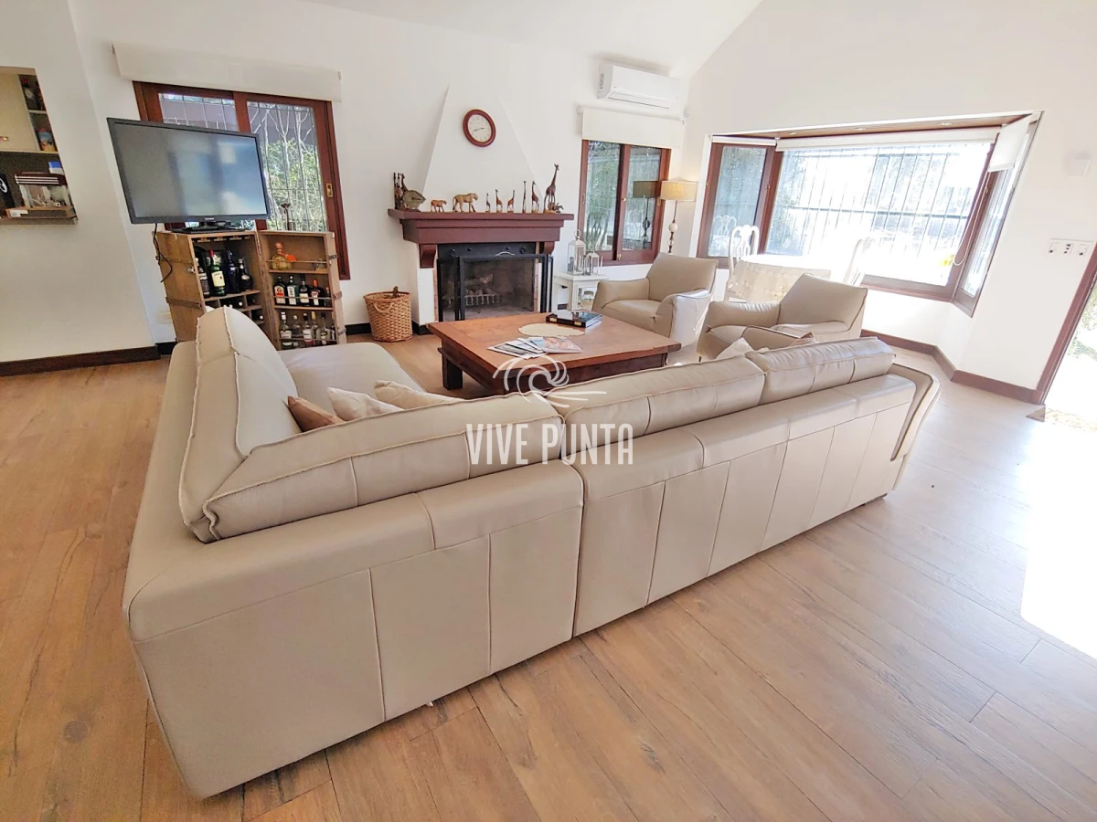 Casa ID.21 - Hermosa residencia en Rincon del Indio