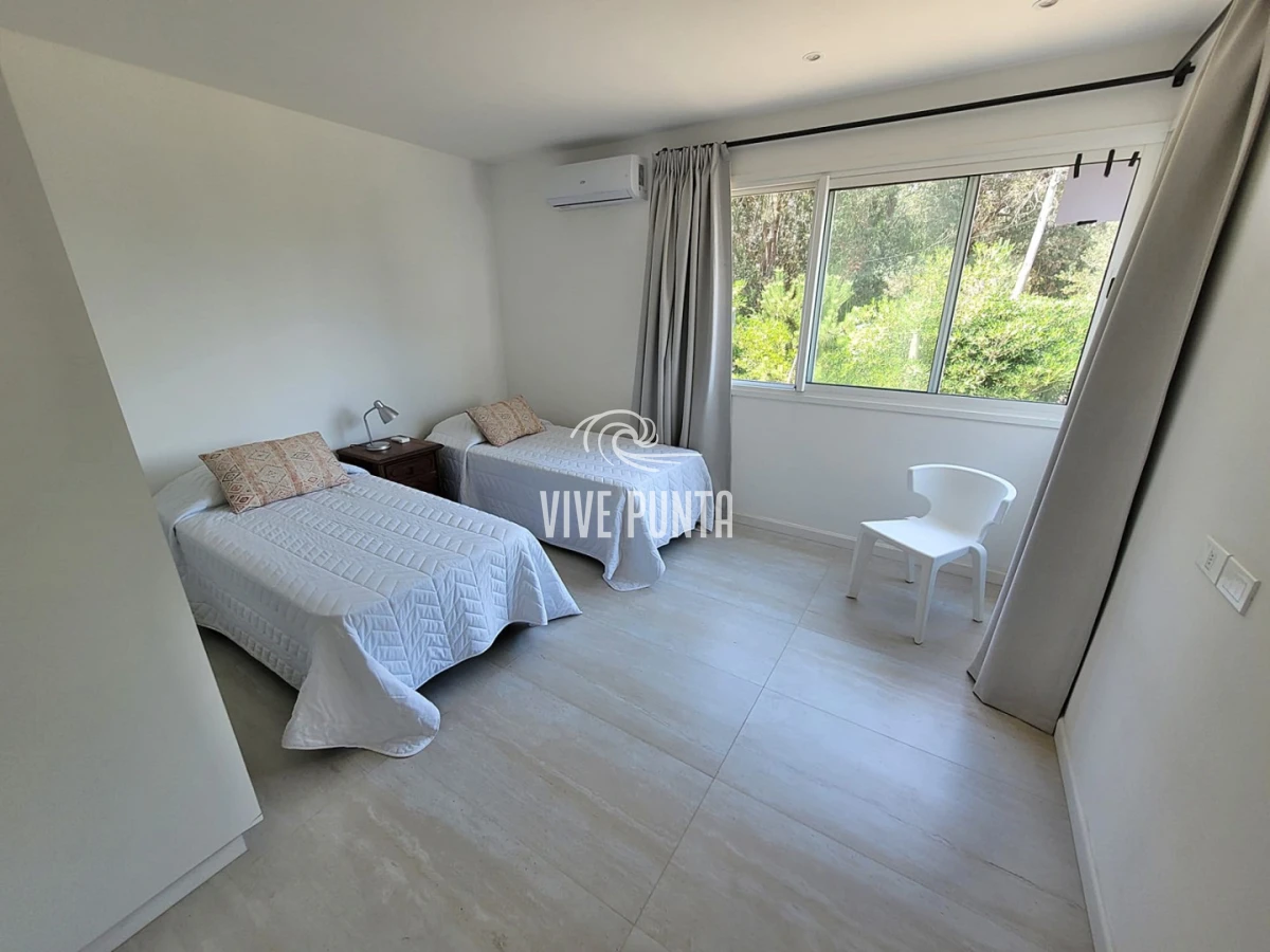 Casa ID.1193 - Muy buena ubicacion en el corazon de La Barra!