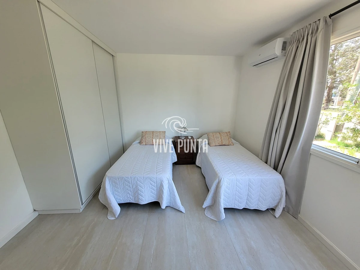 Casa ID.1193 - Muy buena ubicacion en el corazon de La Barra!