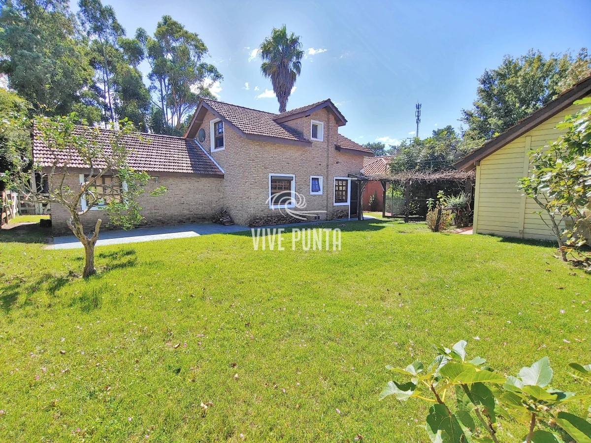 Casa ID.644 - Casa en alquiler anual - Punta del Este