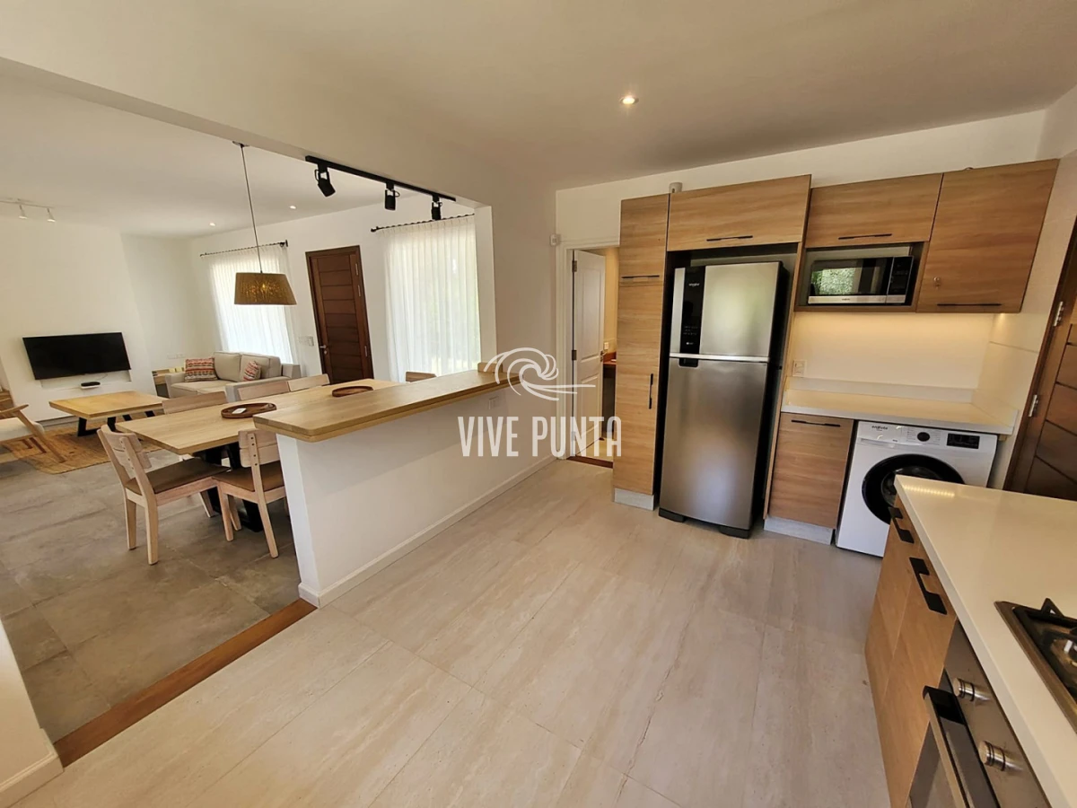 Casa ID.1193 - Muy buena ubicacion en el corazon de La Barra!