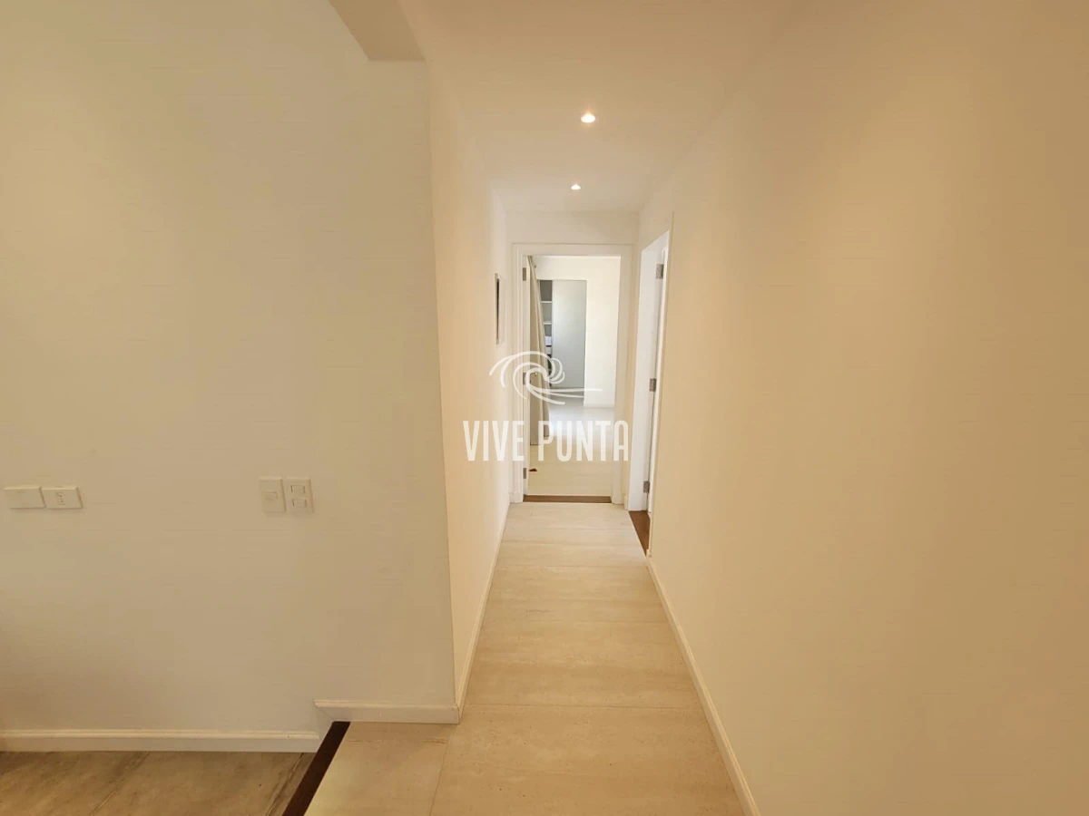 Casa ID.1193 - Muy buena ubicacion en el corazon de La Barra!