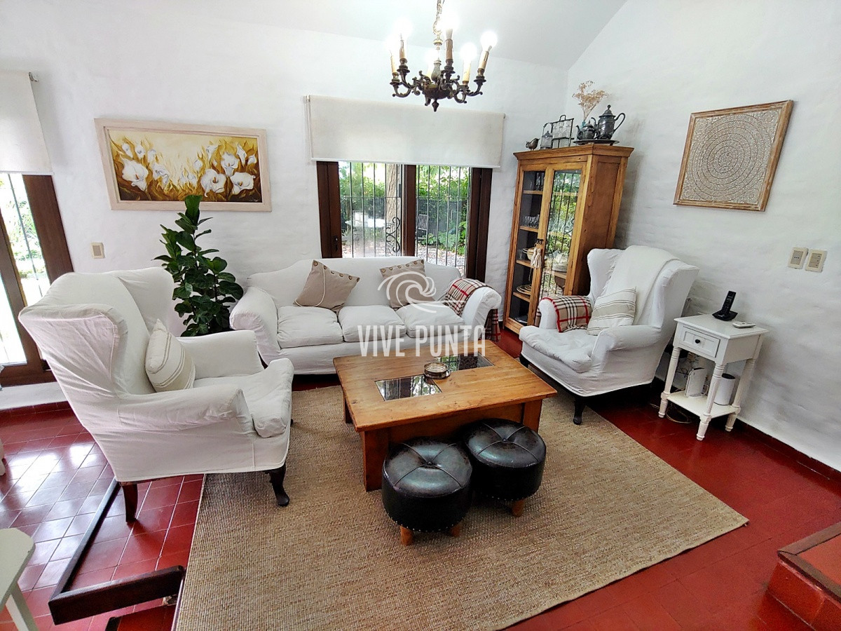 Casa ID.1045 - Espectacular casa en Pinares para disfrutar el verano