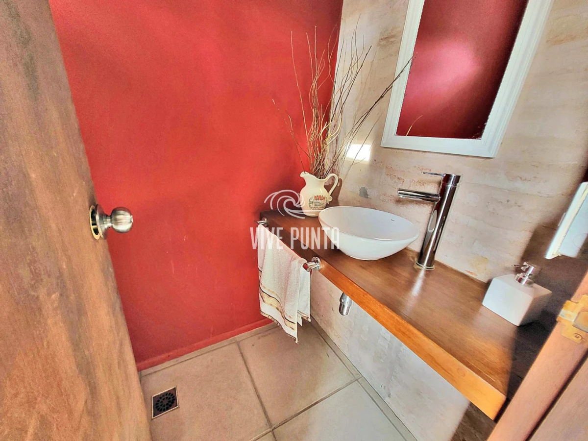 Casa ID.1045 - Espectacular casa en Pinares para vivirla todo el año!