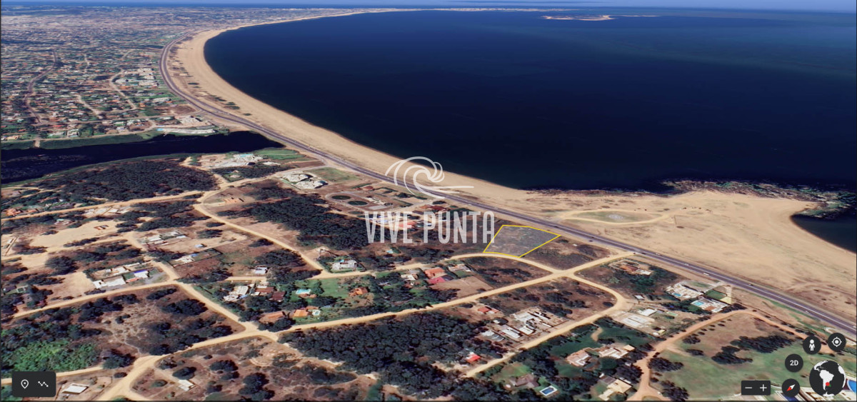 Terreno ID.211 - Terreno en primera fila Playa Mansa - Apto desarrollo